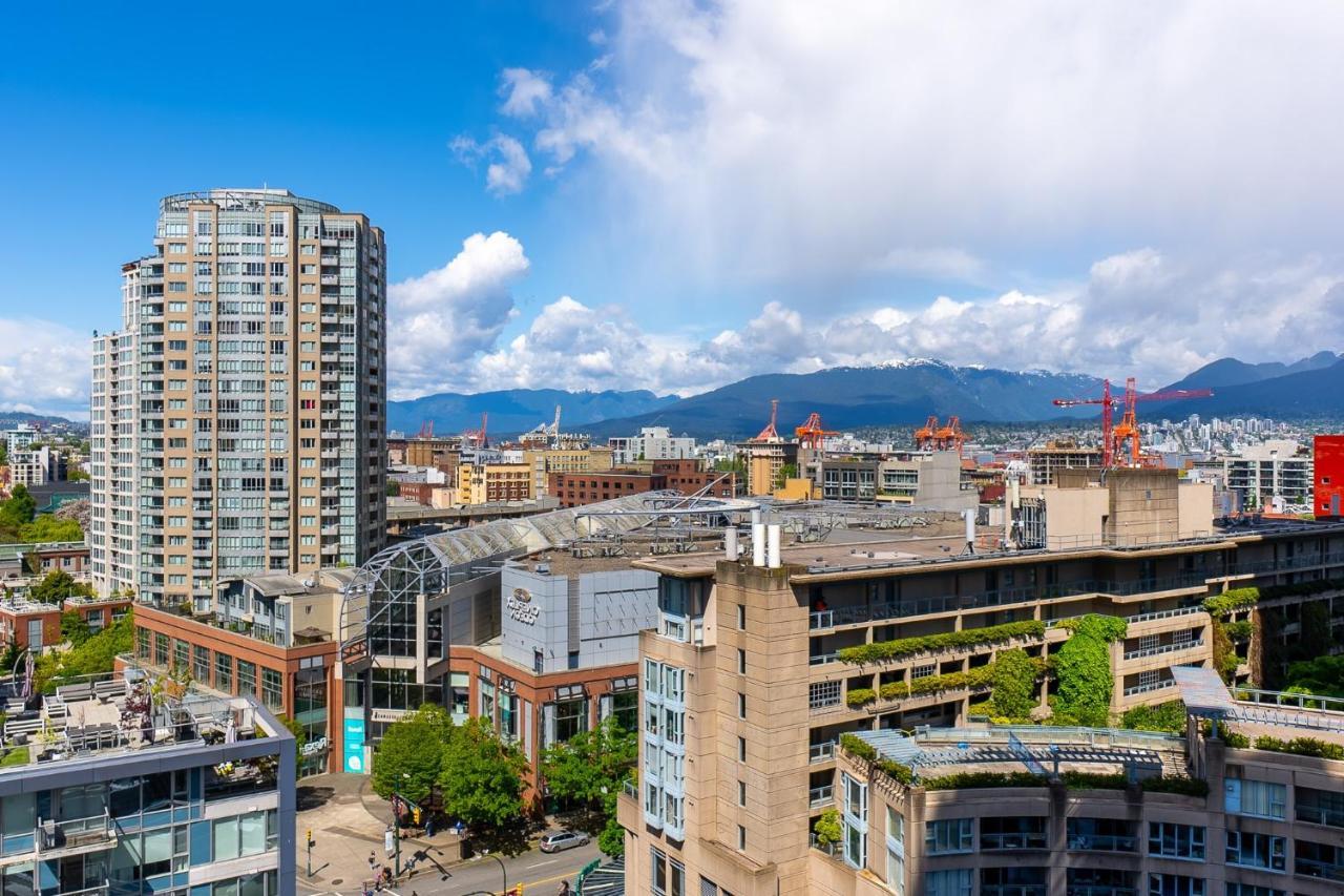 Stunning 2 Bedroom Condo With Downtown Views!!! 溫哥華 外观 照片