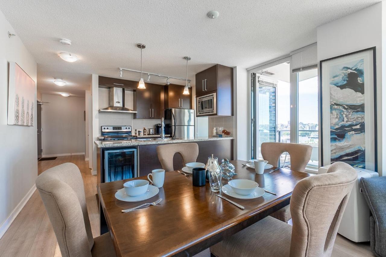 Stunning 2 Bedroom Condo With Downtown Views!!! 溫哥華 外观 照片