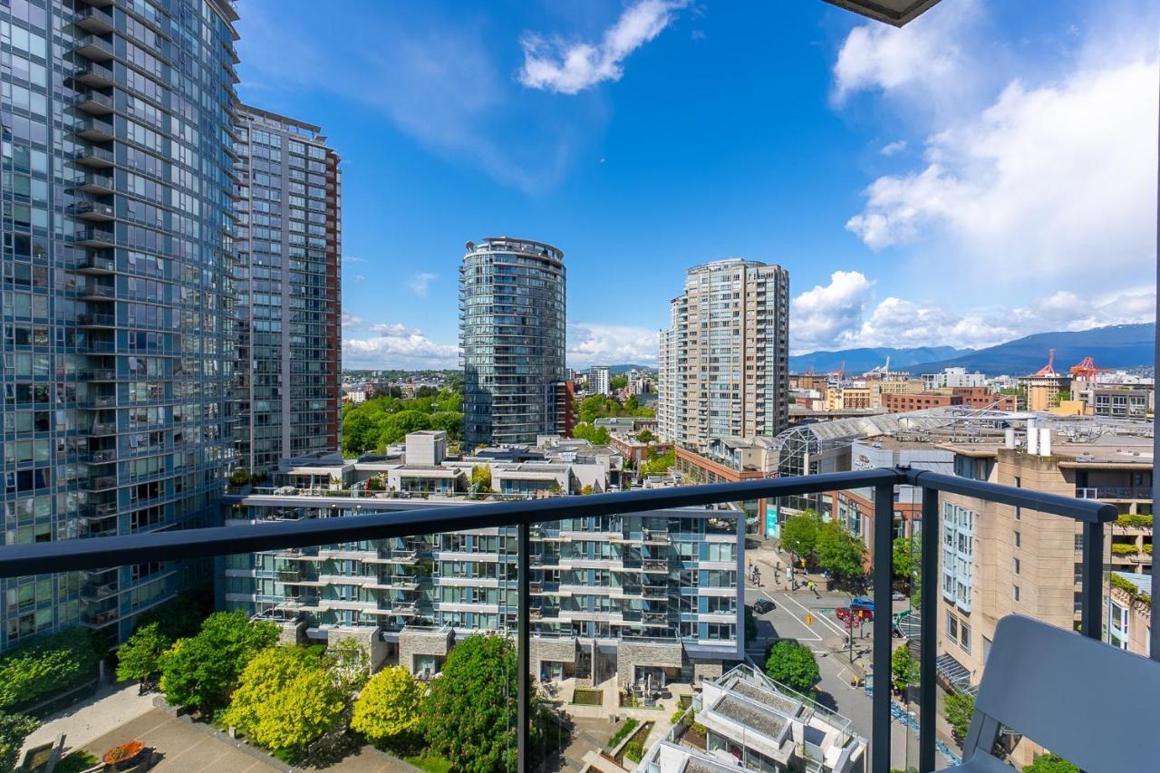 Stunning 2 Bedroom Condo With Downtown Views!!! 溫哥華 外观 照片