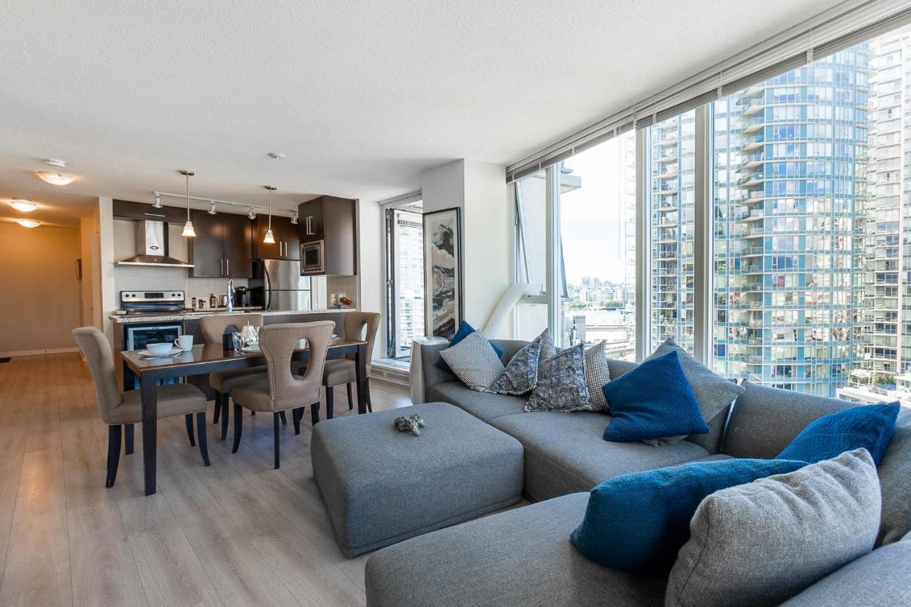 Stunning 2 Bedroom Condo With Downtown Views!!! 溫哥華 外观 照片